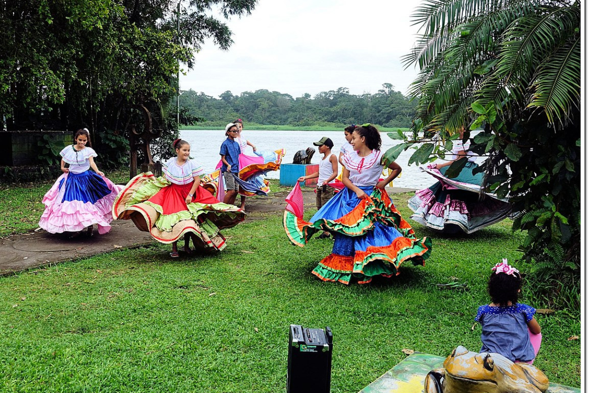 Traditional dance of Costa Rica 