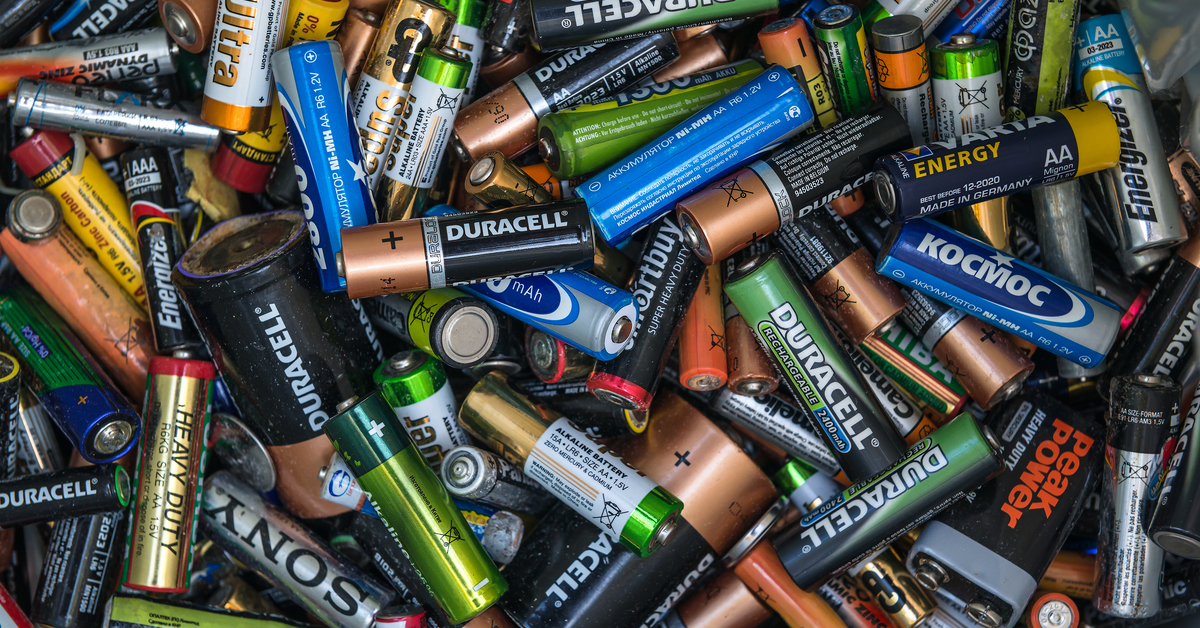 Types of batteries and their applications, emphasizing the importance of recycling lithium-ion batteries.