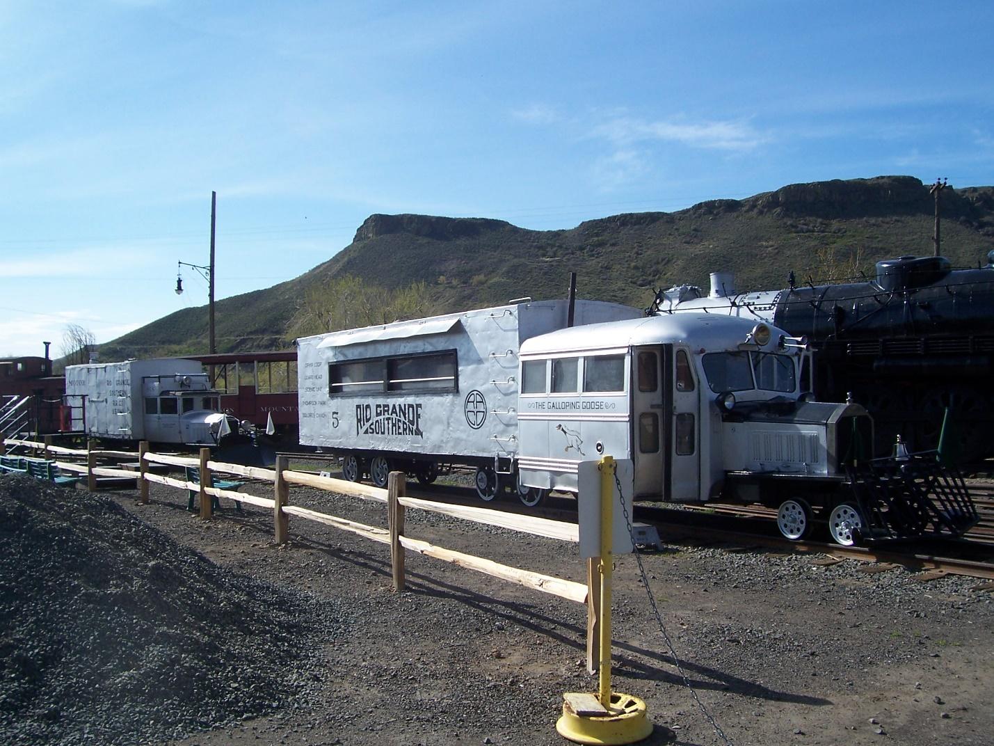 Long shot of a train

Description automatically generated