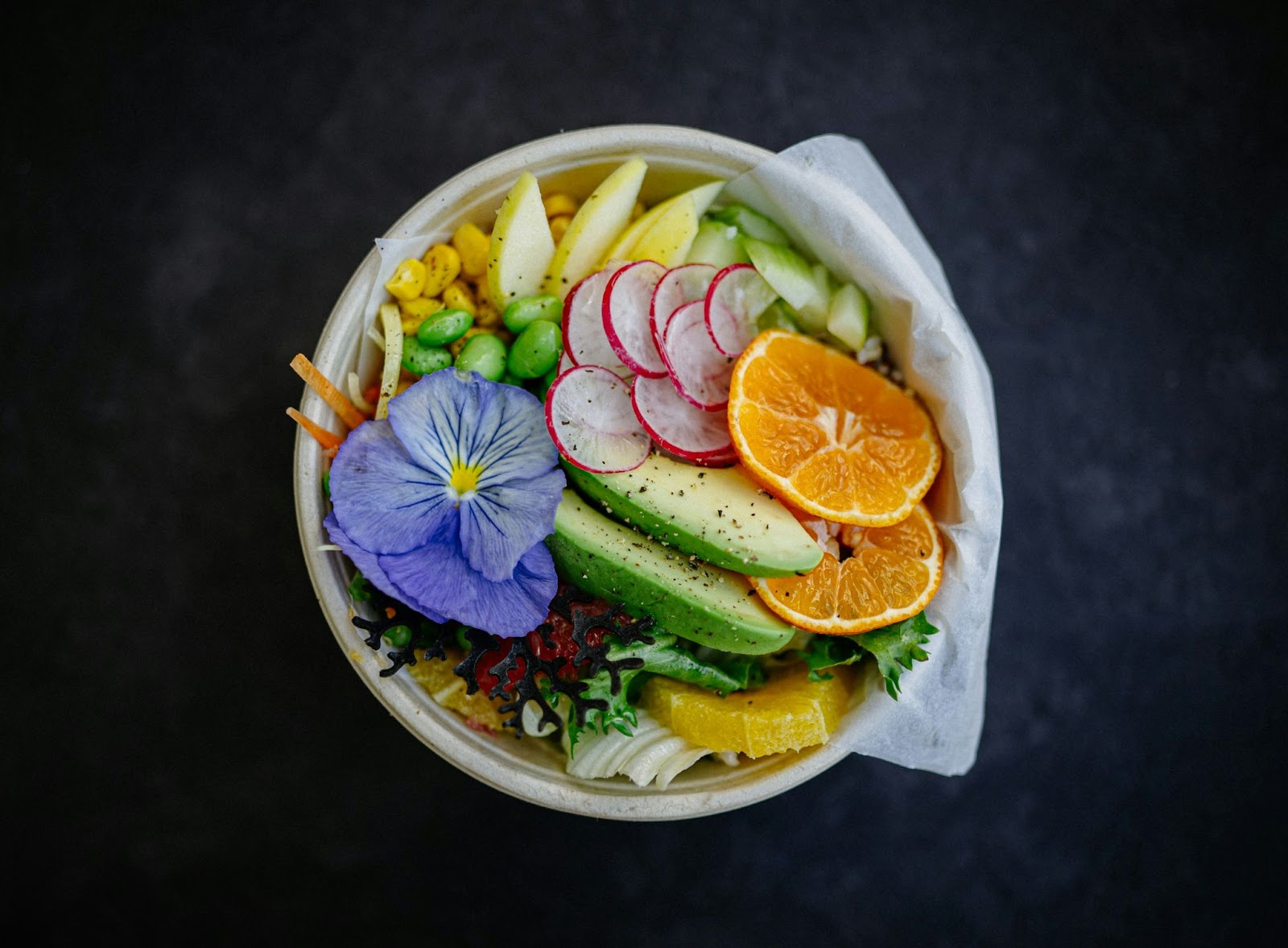 Buddha bowl cu năut și legume