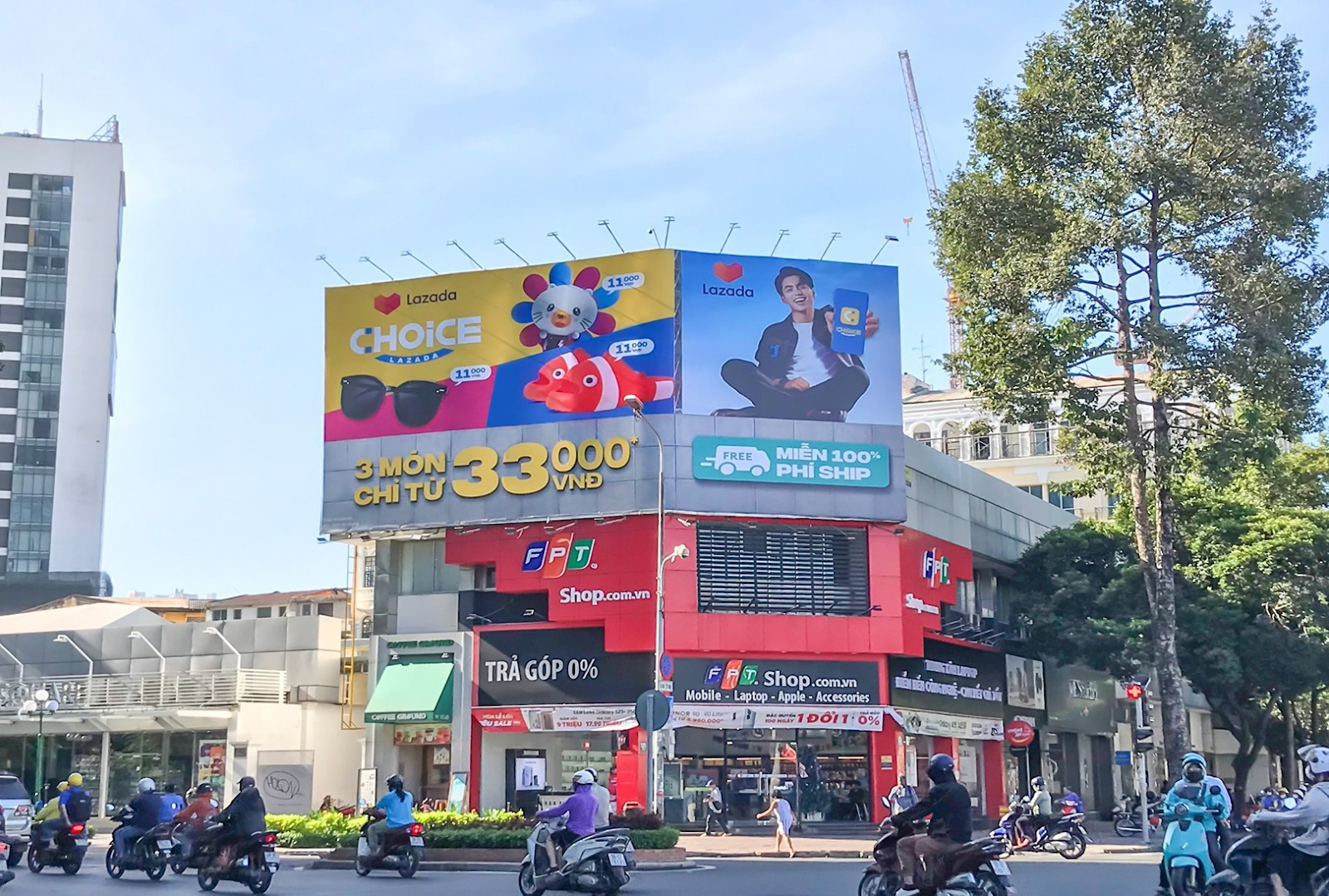 Pano quảng cáo ngoài trời