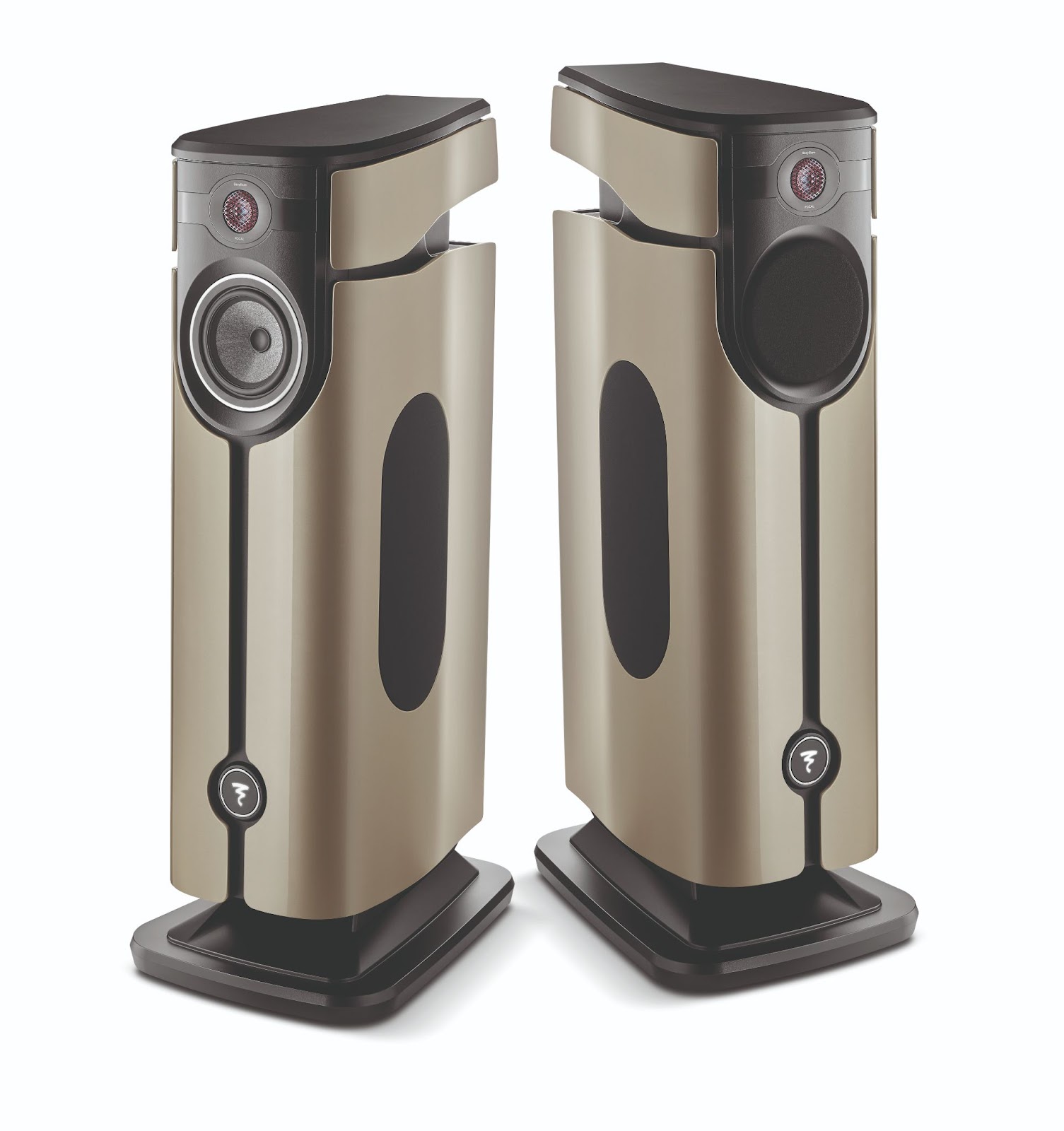 Focal Diva Utopia in Dune High Gloss finish.