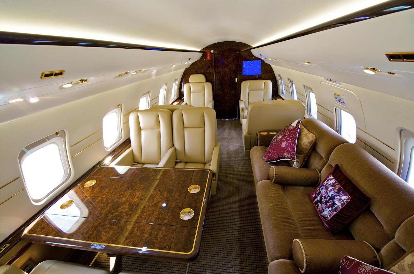 The Soaring Demand for Private Jets: Why They’re More Popular Than Ever