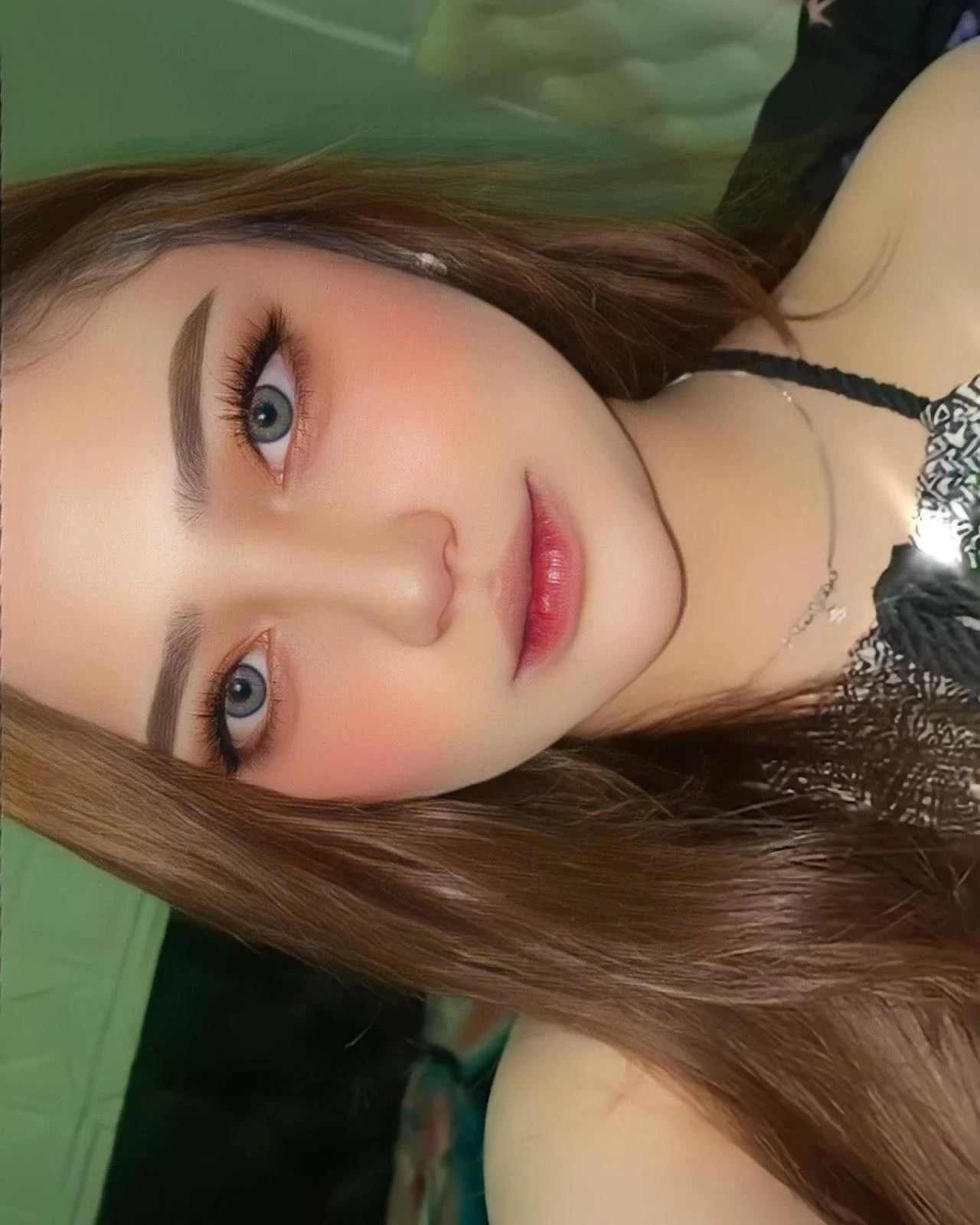 Gadis Indo Bertatapan Manja, tatapan manja, cewek indo, gadis polos