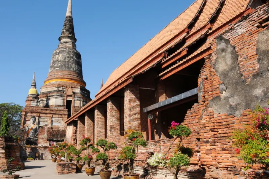 Ride to Wat Yai Chai Mongkhon