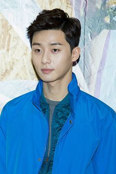 This contain 82MAJOR Park Seokjun on a blue jacket 