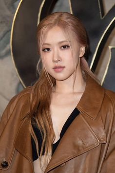 This contain an image  of BLACKPINK Rosé