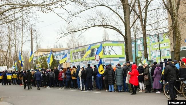 Акція протесту проти вторгнення Росії до України в захопленому російськими військовими місті Мелітополі, на Запоріжжі, березень 2022 року