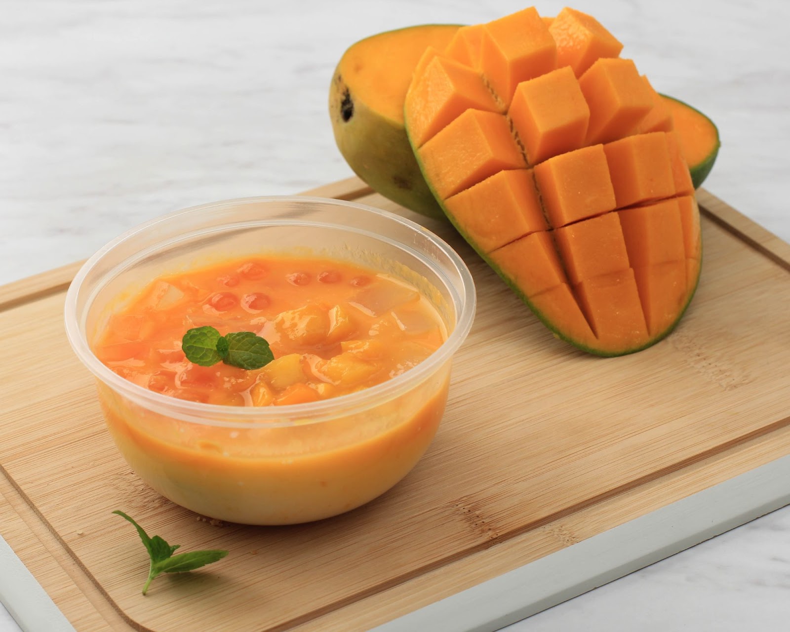 Hương vị ngọt dịu, mềm mịn, thanh mát của pudding xoài rất thích hợp để ăn trong mùa hè này