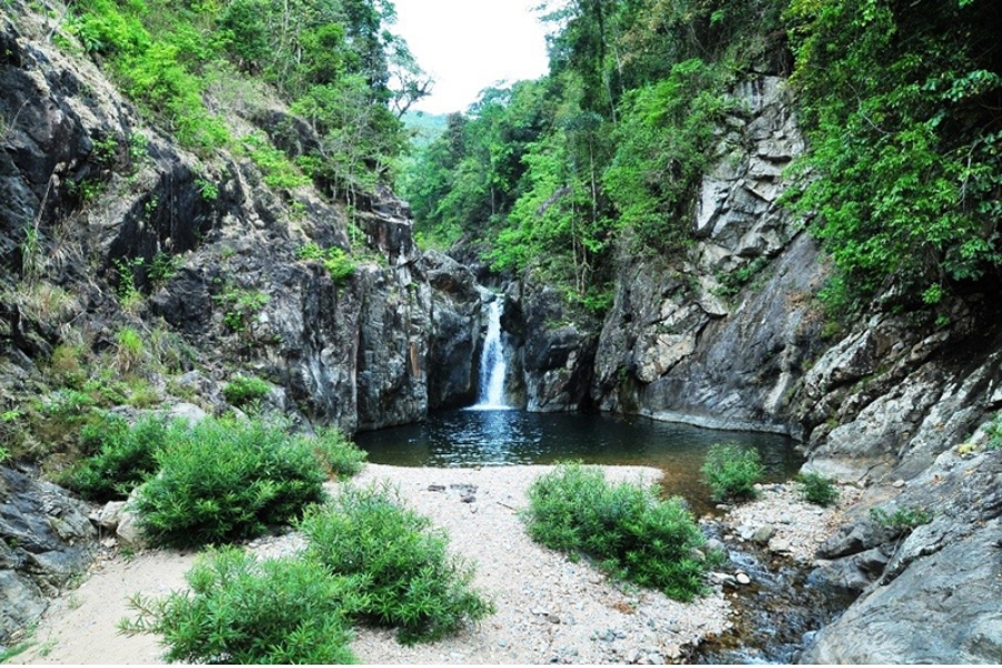 Where Chenh Venh Waterfall is located