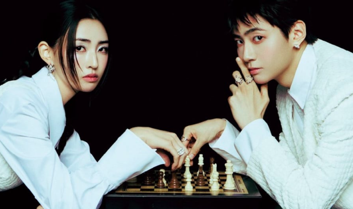This contains an image of Lee Jin Hyuk pictorial with sister Lee Ha Yul 