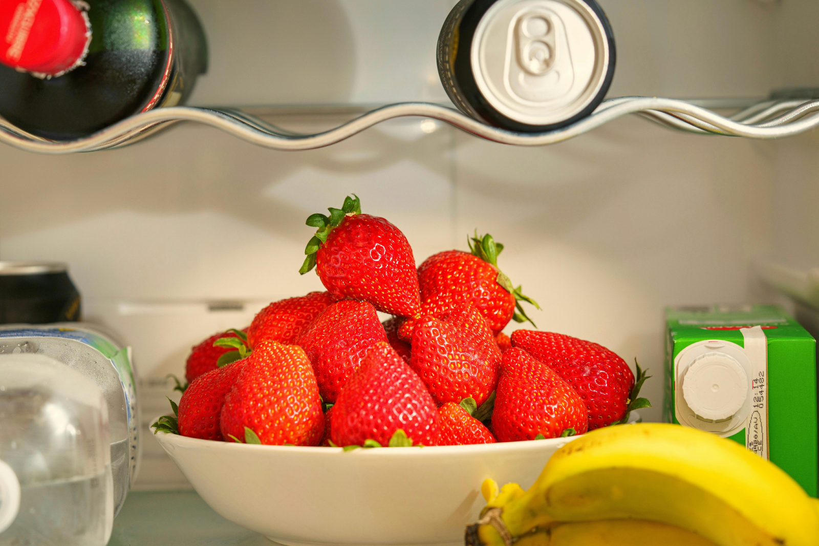 do you put chocolate covered strawberries in the fridge?