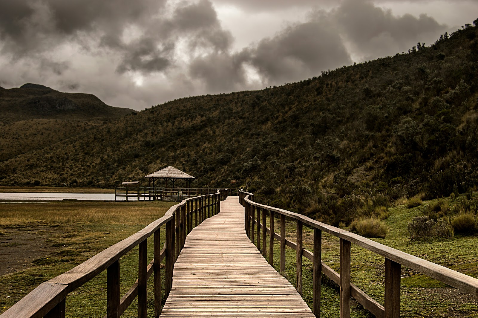 Lagune de Santo Domingo dans le parc Cotopaxi