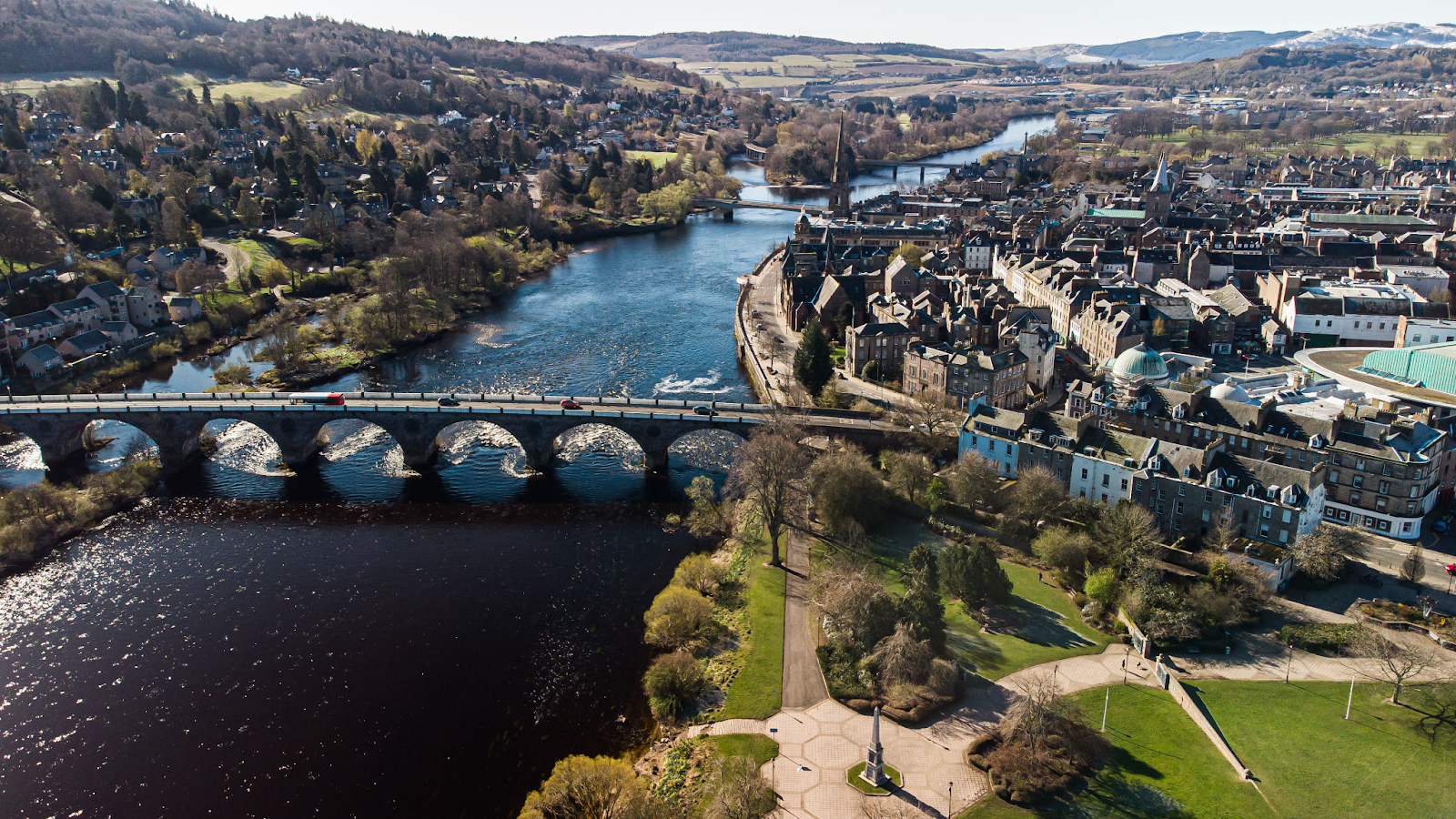 Perth city, river Tay