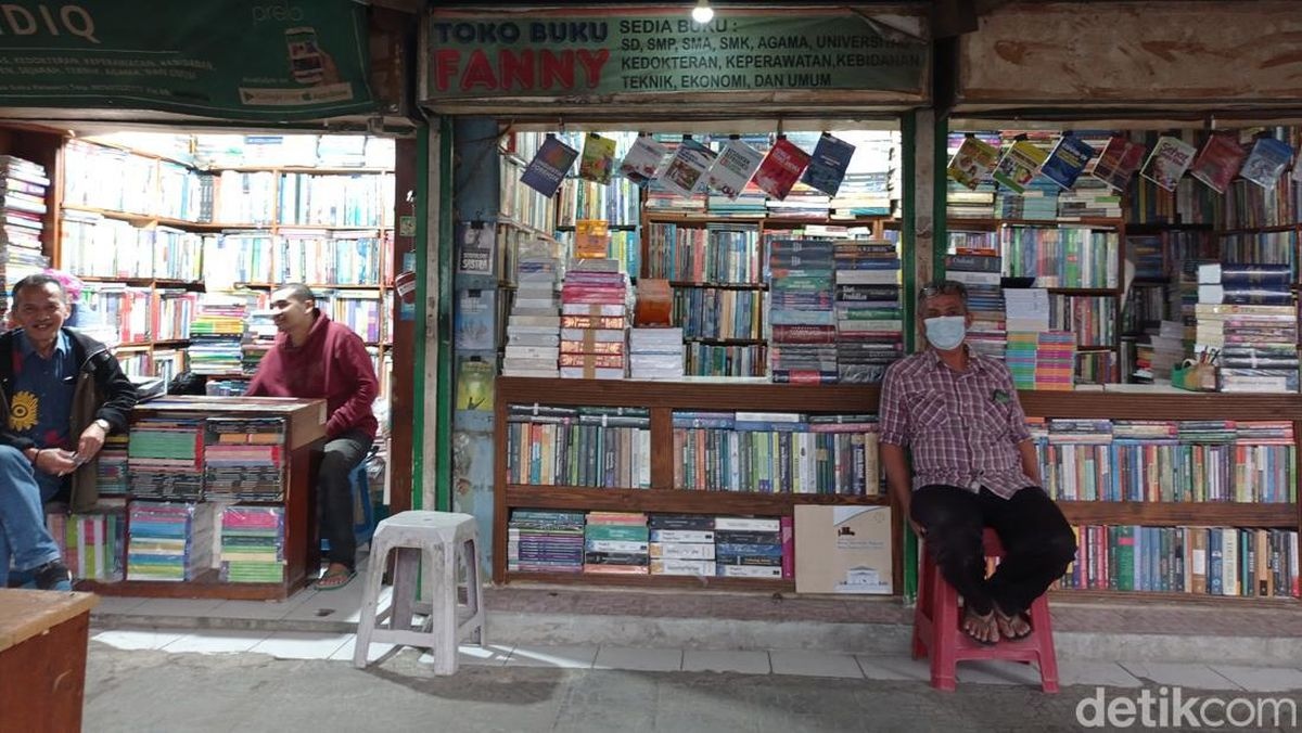 toko buku bekas terdekat