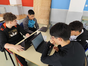 Una persona sentado frente a una computadora

El contenido generado por IA puede ser incorrecto.