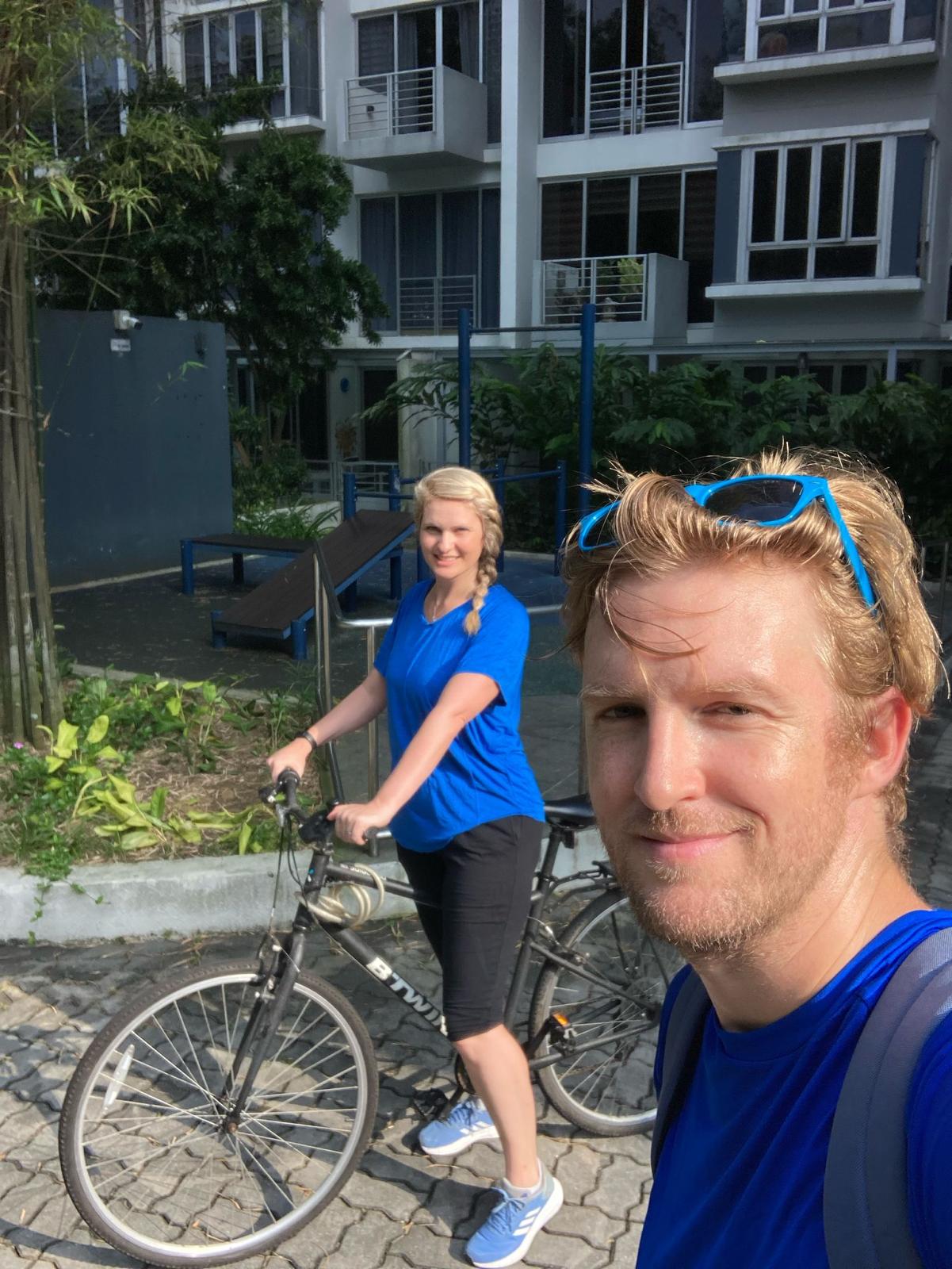 Save the date night. Date ideas in Singapore. Brewerkz. Seletar Aerospace. The Oval. bike ride. cycling. Craft beer.