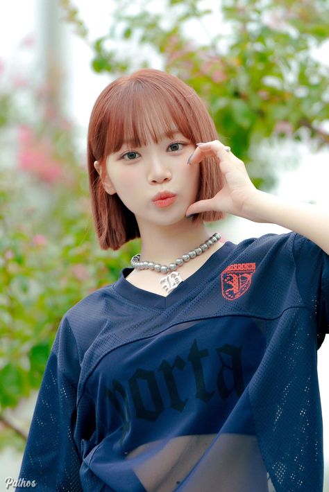  This contains an image of LE_SSERAFIM CHAEWON