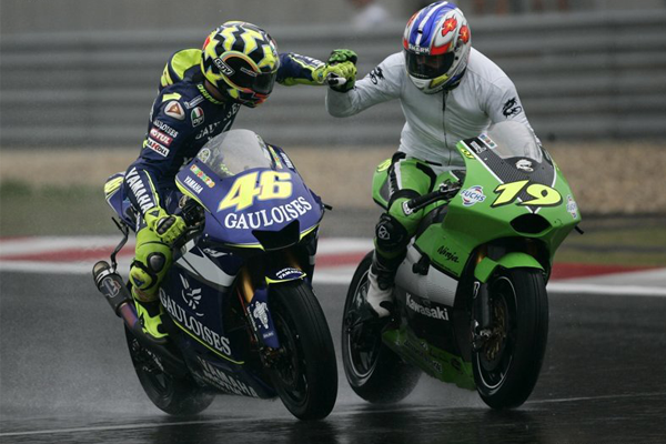 Valentino Rossi dan Olivier Jacque GP Shanghai