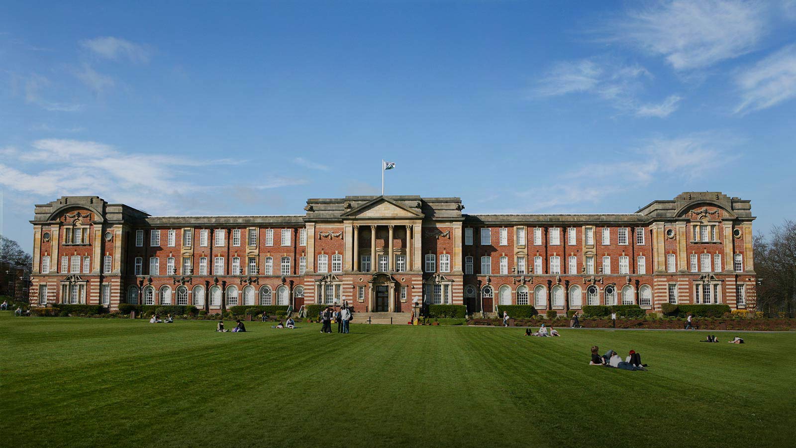 One of the most well-known universities in the UK, LBU has been around for approximately 200 years. Also, together with foundational and pre-sessional English programs, more than 150 undergraduate and 190 graduate courses are available.