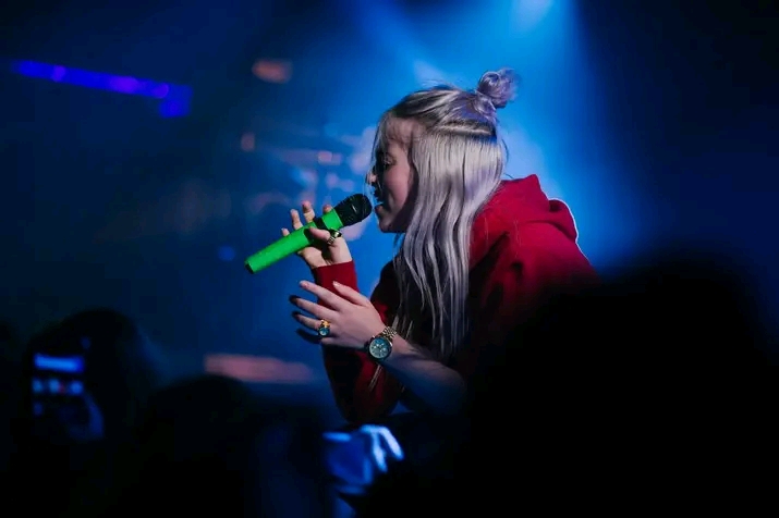 Billie Eilish photo 