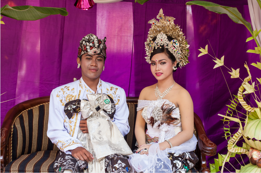 Pengantin adat Bali 