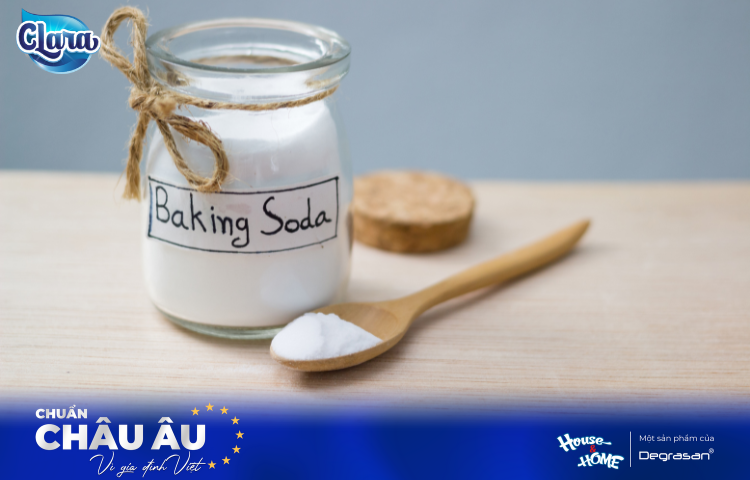 Baking soda là 1 trong những biện pháp làm sạch vết cháy đen hiệu quả