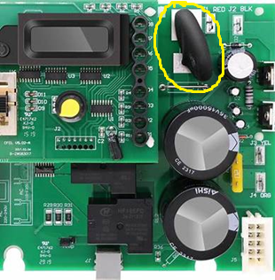 Chlorinator circuit board showing a thermistor part