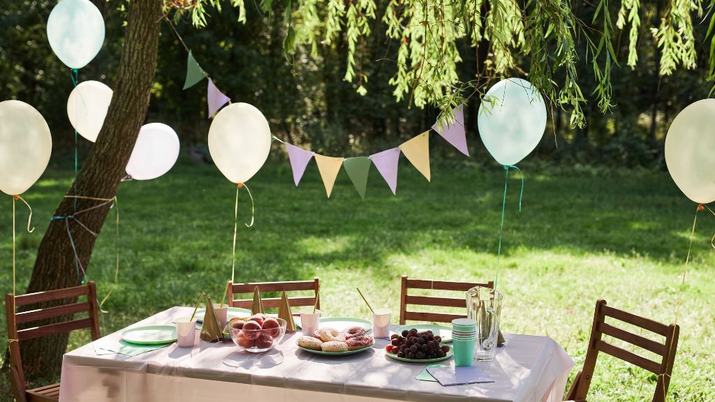 birthday table outdoors