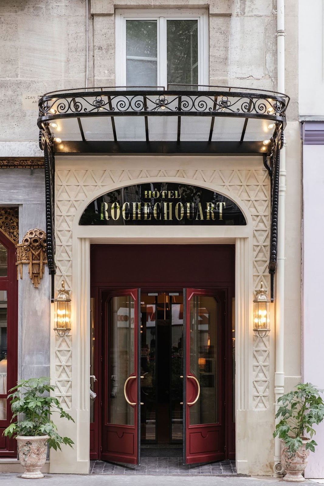 Hotel Rochechouart: Experience Ultimate Elegance Near Moulin Rouge