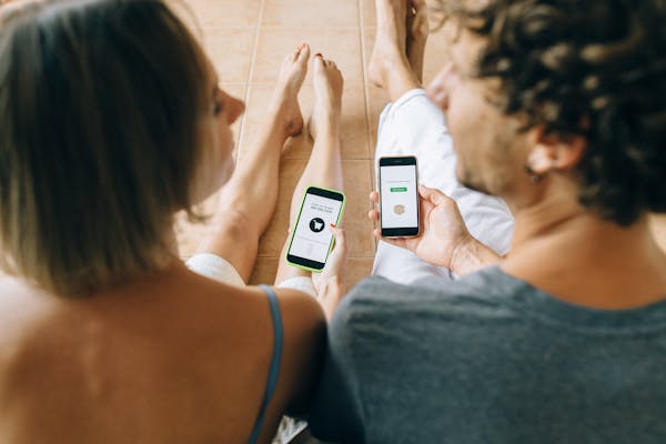 Shopping Online vs In-Store: Which Is Better?