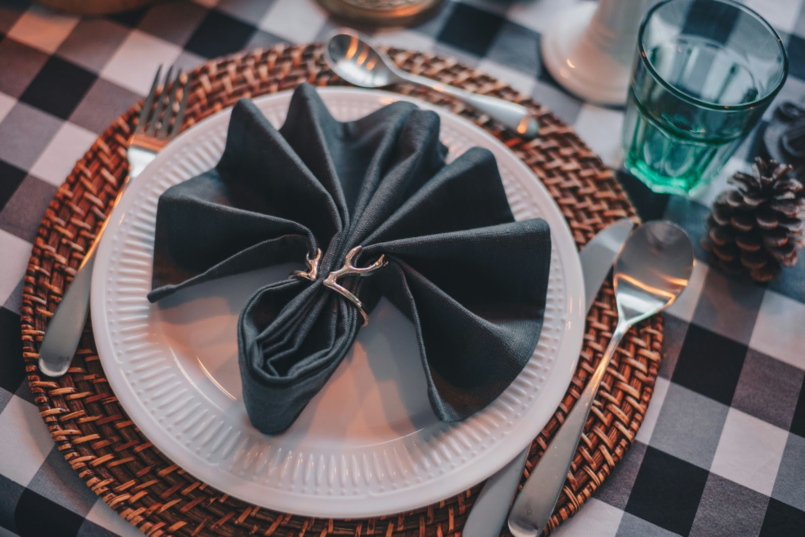 Place setting with shimmering stainless steel cutlery