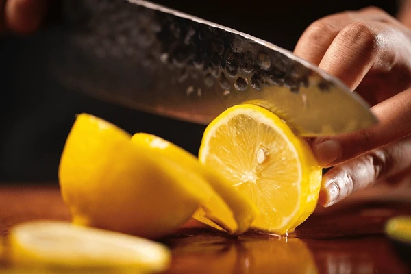 how to cut a lemon