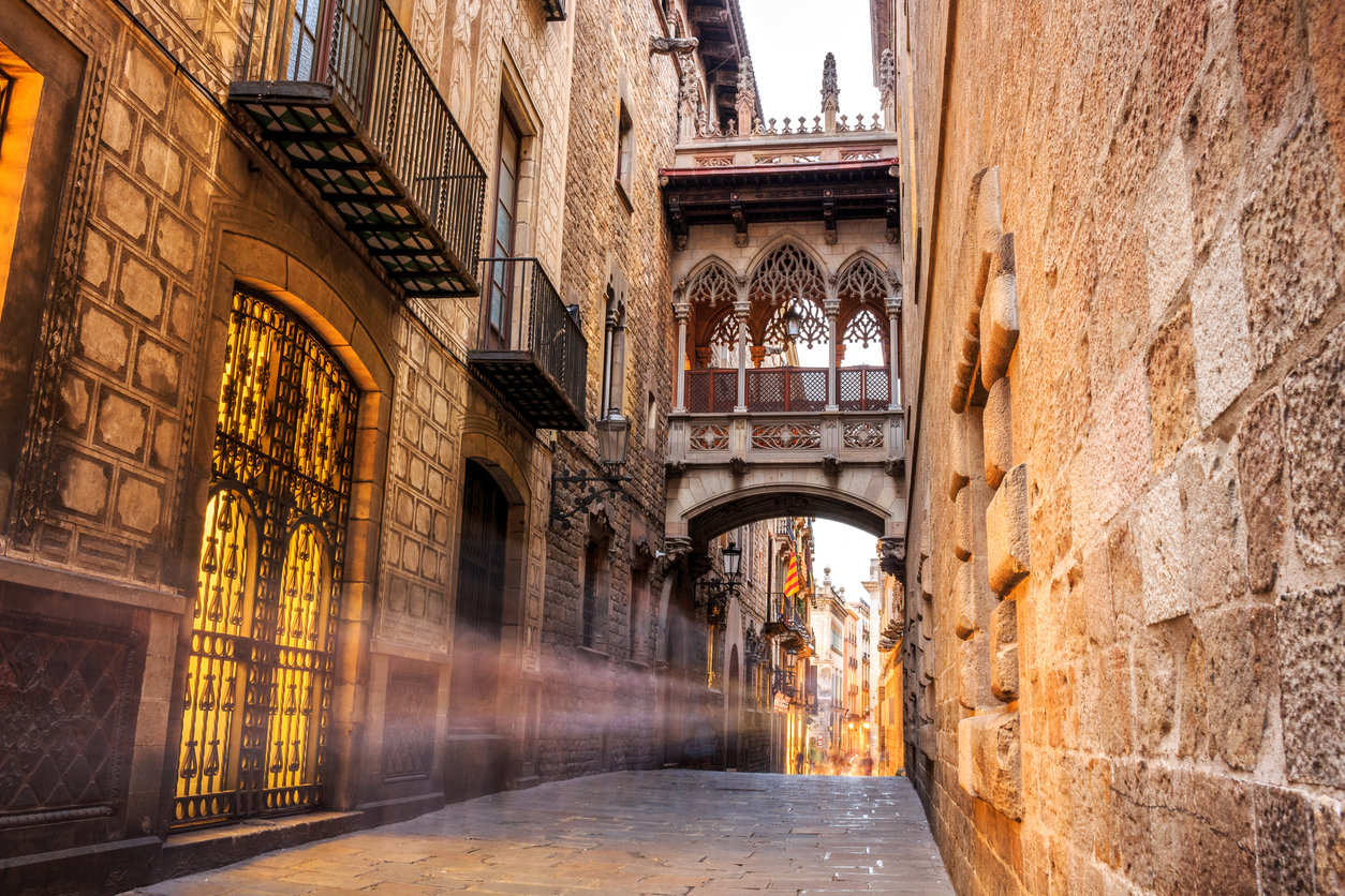 Explore the Gothic Quarter – A Stroll Through History