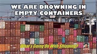 A large stack of containers

AI-generated content may be incorrect.