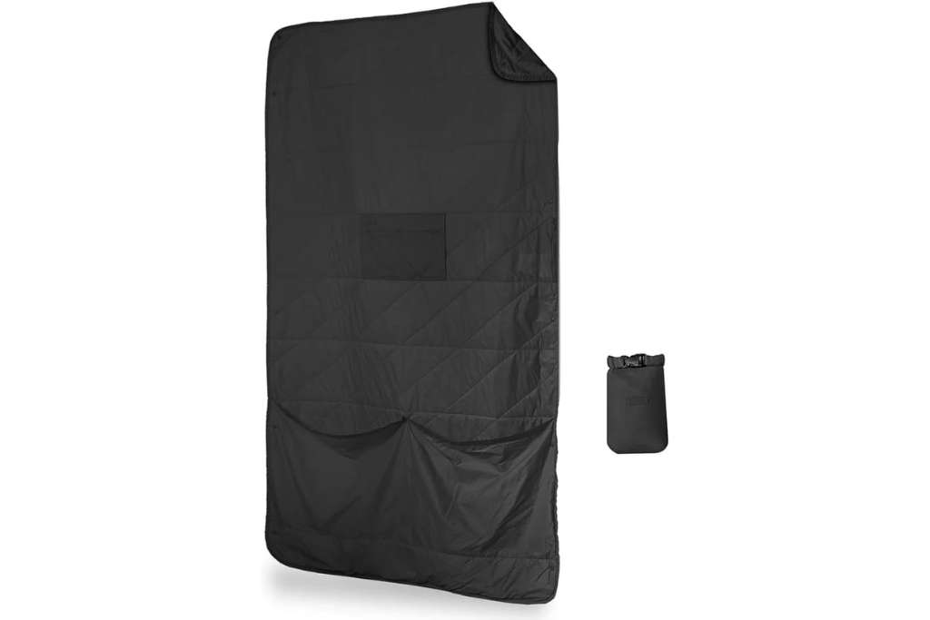 black blanket with black pockets