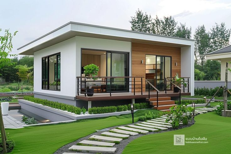 Teras Rumah Sederhana dengan Area yang Luas