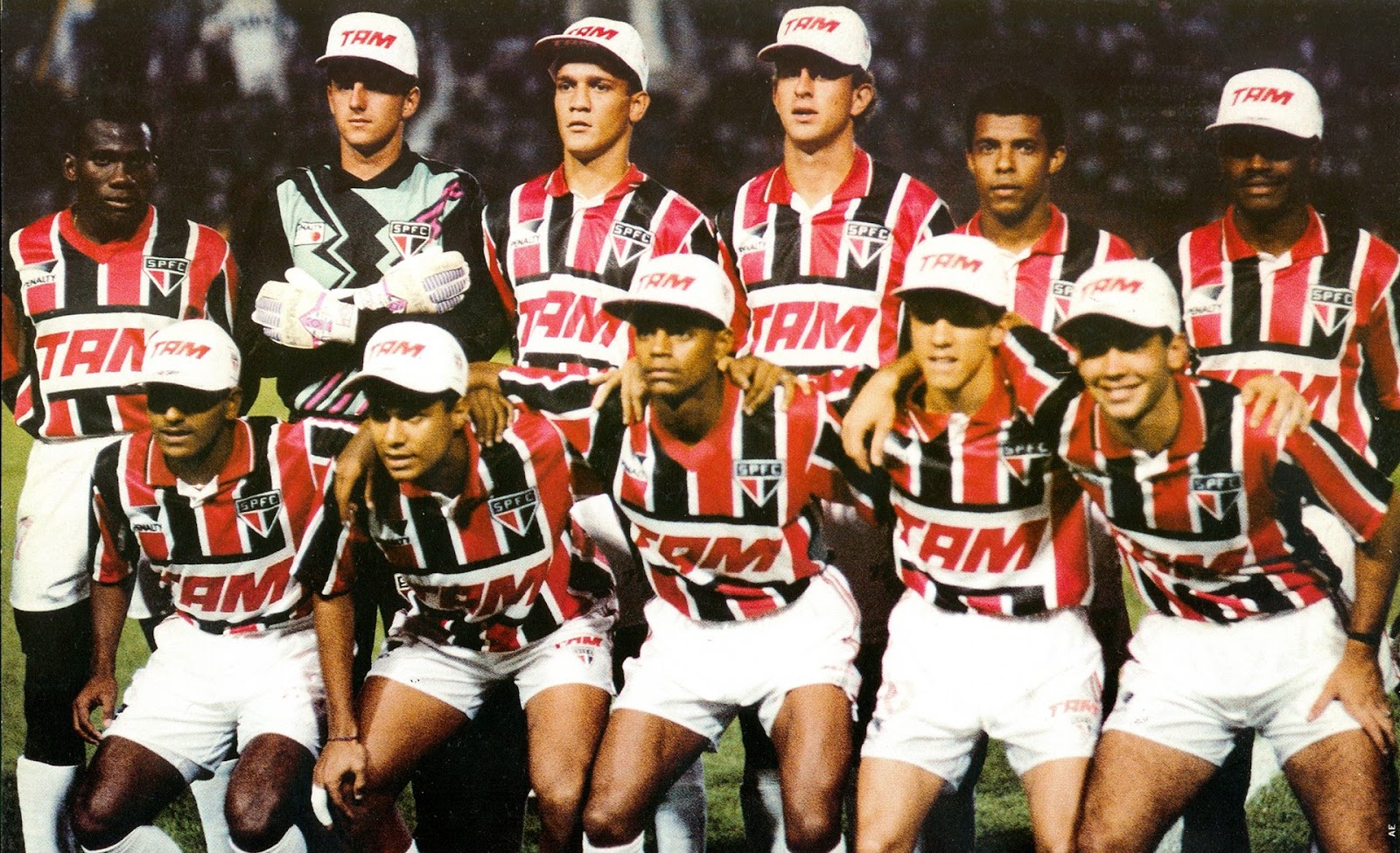 Elenco do São Paulo, Expressinho Tricolor, antes de jogo da Copa Conmebol, contra o Sporting Cristal