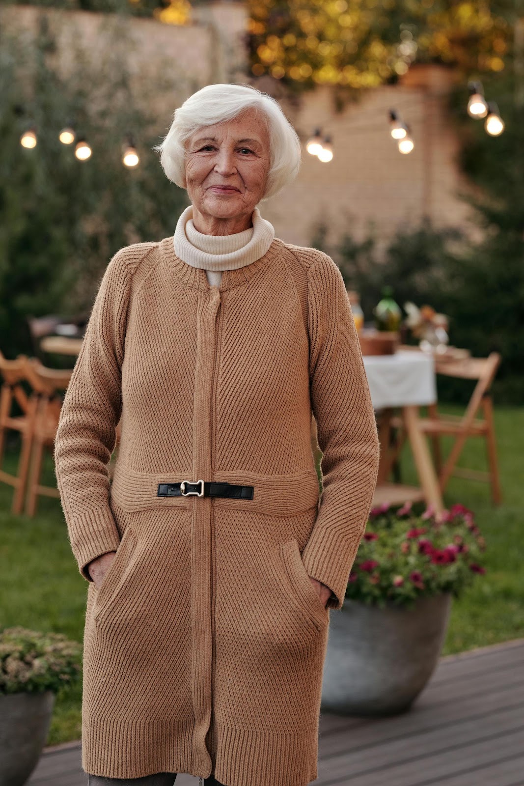 A smiling elderly woman | Source: Pexels