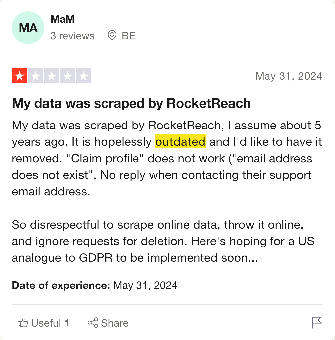 Review citing that RocketReach has outdated data 