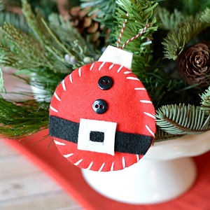 diy felt santa ornament