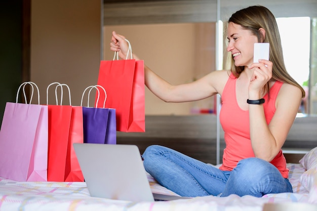 How to Score the Best Deals When Shopping Online