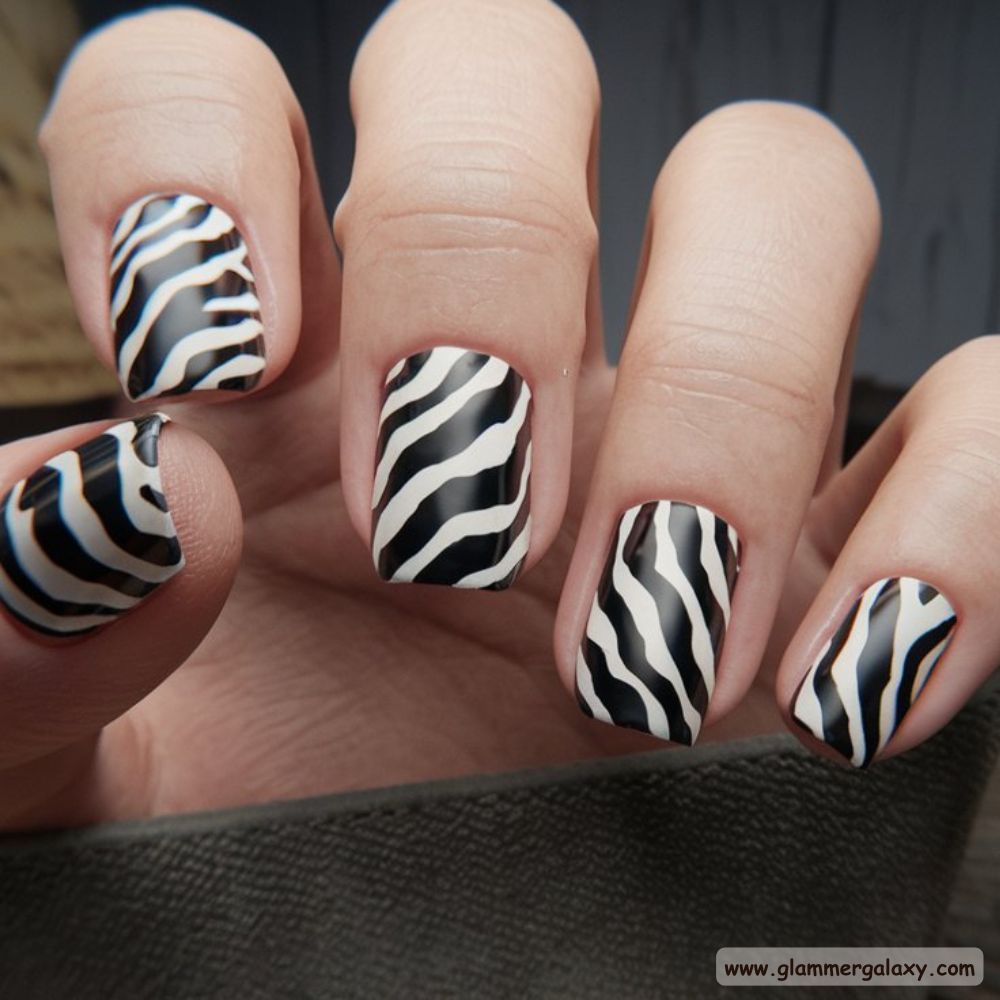 Black Fall Nails having Zebra Print Boldness
