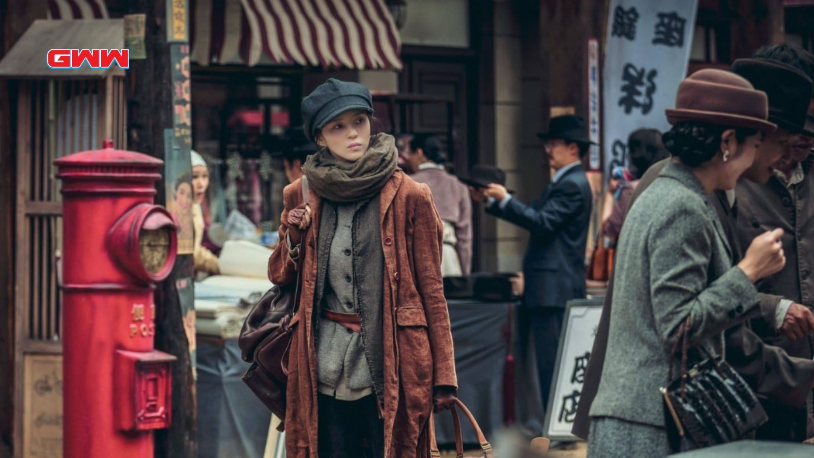 Yoon Chae-ok in period clothing walking through 1945 Gyeongseong city market.