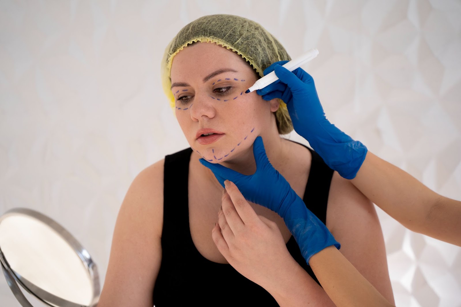 woman get botox 
