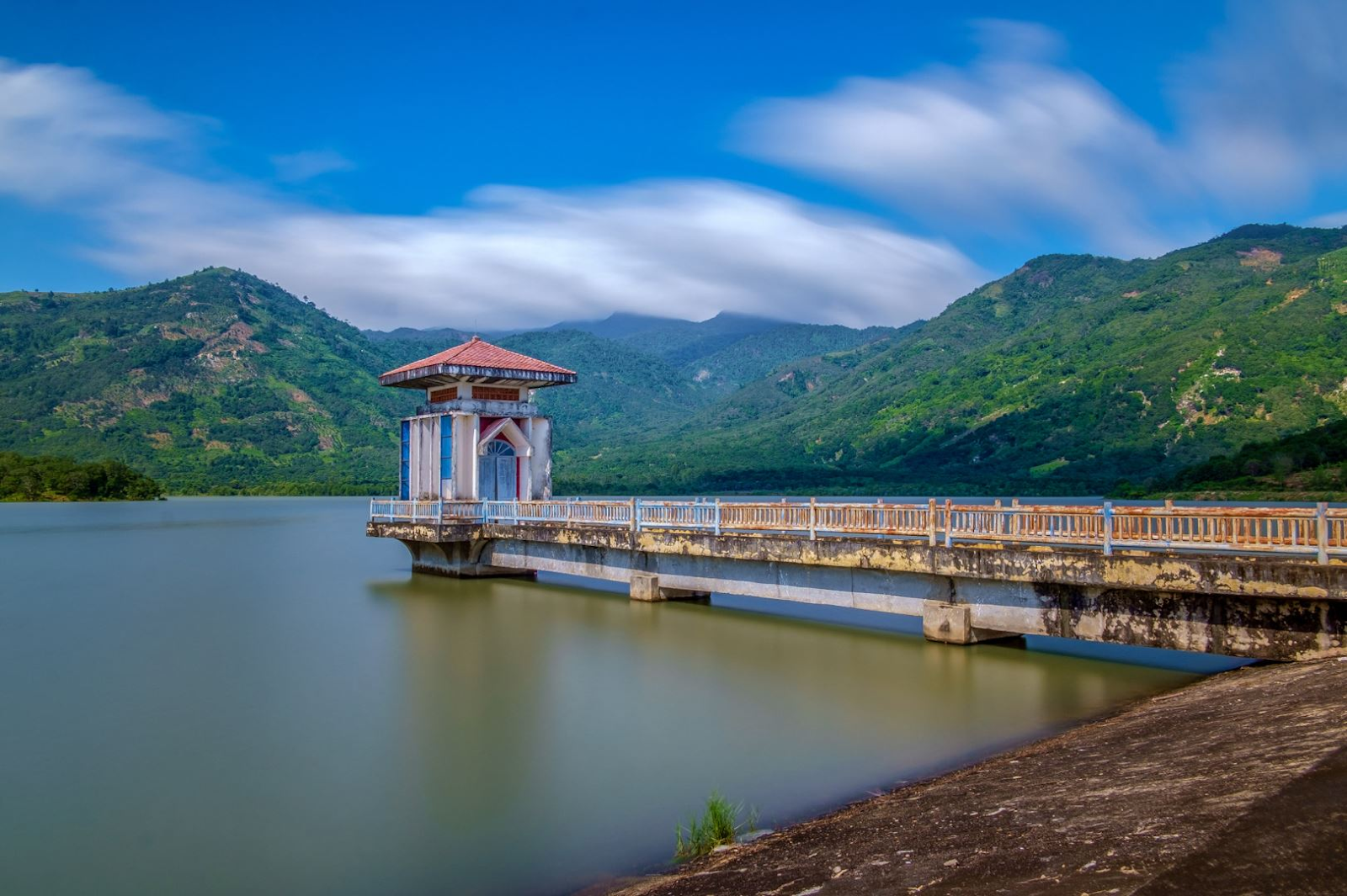 Hồ Am Chúa - góc bình yên thơ mộng tại Nha Trang