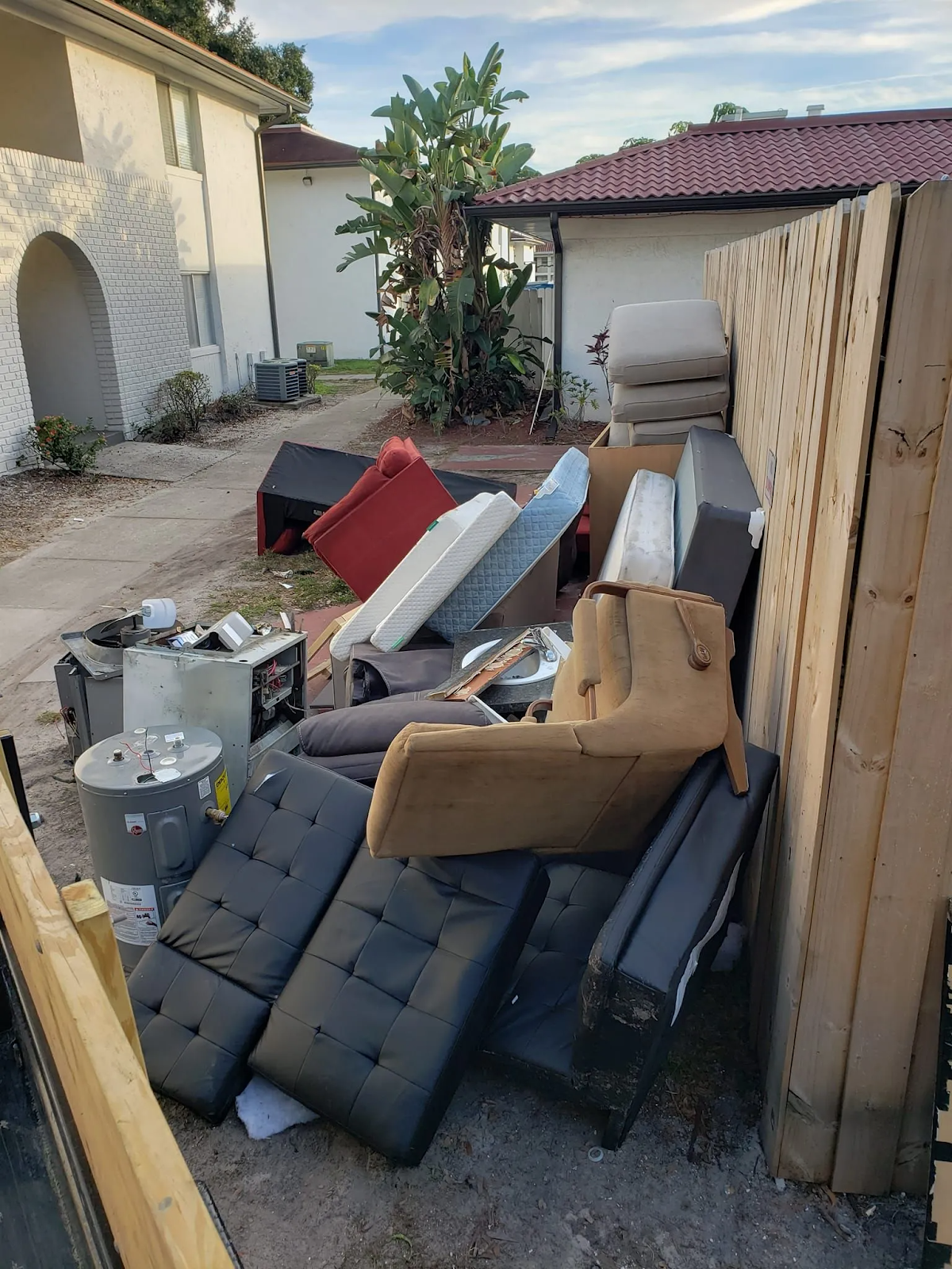 Simplify Your Space with Expert Junk Removal Pinellas Park