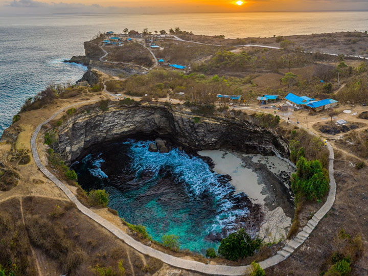 16 Tempat Menarik & Aktiviti di Nusa Penida + Tips Penting!