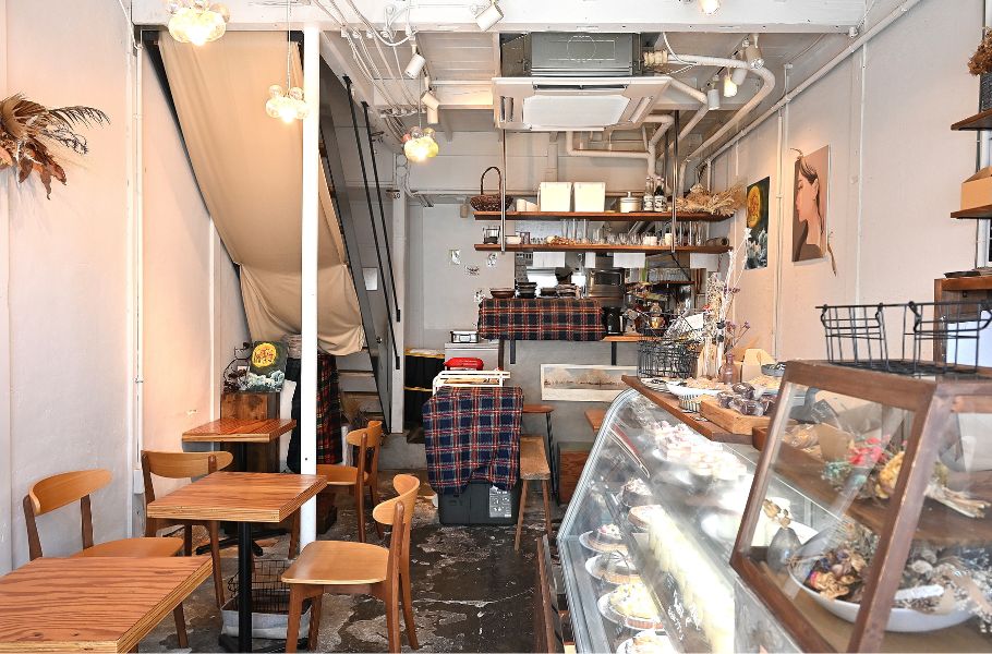 【大阪・豊中】五つ星ホテル出身パティシエが開いた下町の癒しカフェ「Noah’s ark（ノアーズアーク）」の“虹が見えるプリン”とは？