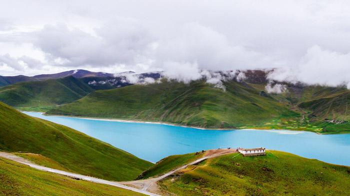 Things You Need to Know Before Touring Yamdrok Lake